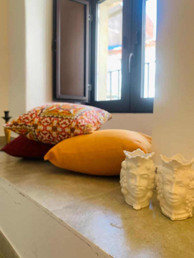 Center Living Apartment Catania Bagian luar foto